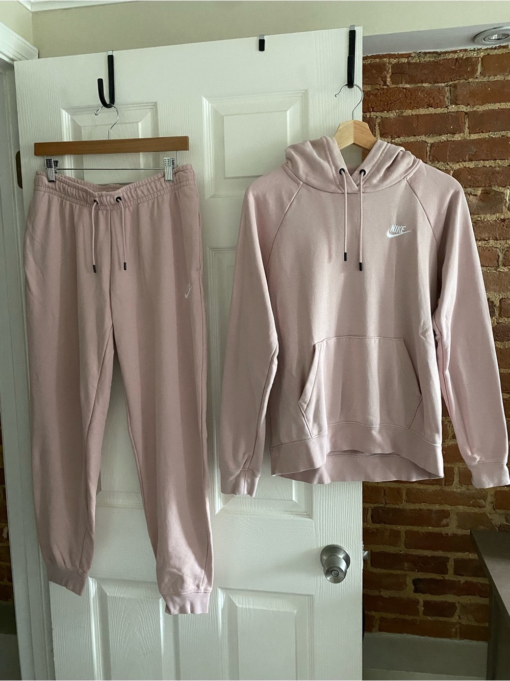Nike Sportswear Essential Fleece Pullover Hoodie and Jogger Sweatpants Set